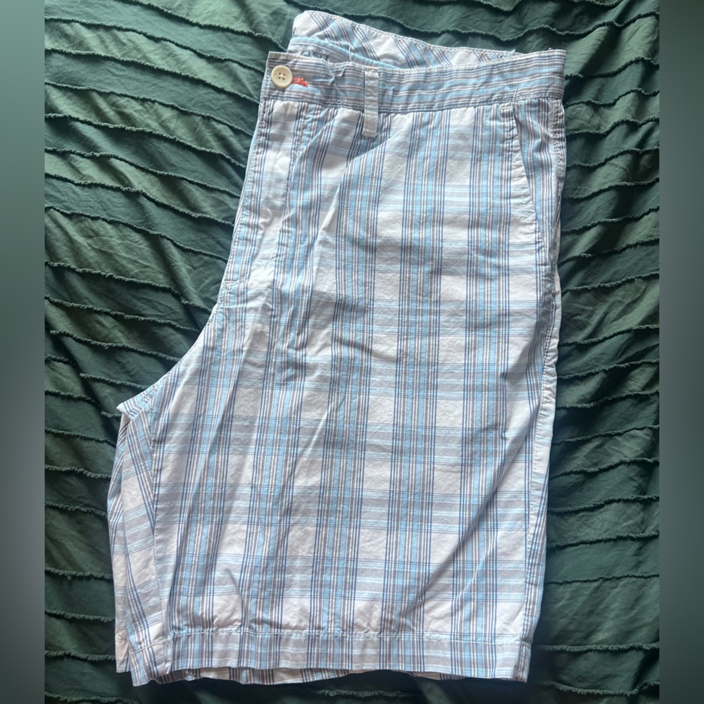 Vineyard Place Plaid Bermuda Shorts
